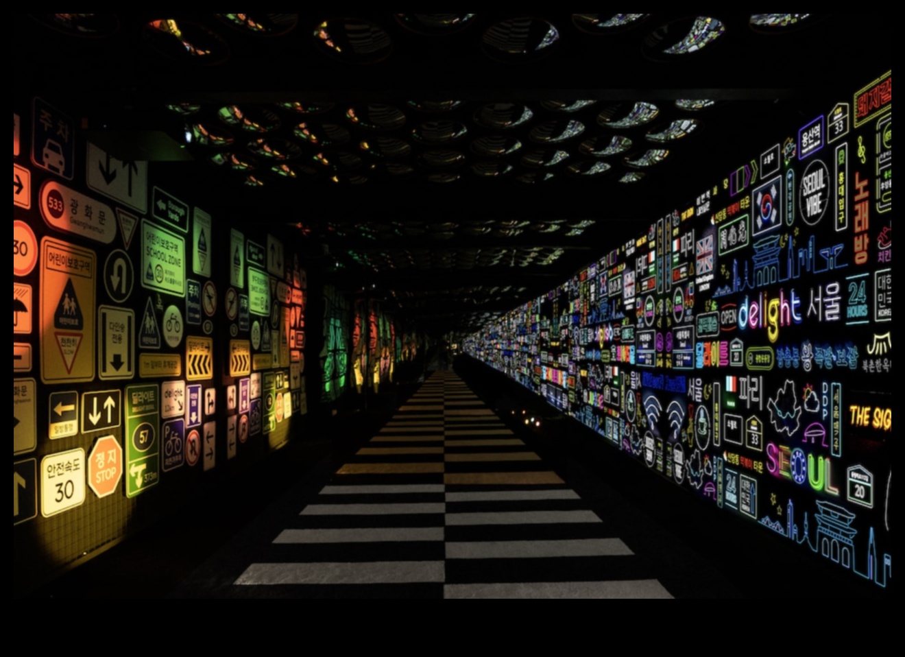 תענוגות דיגיטליים: חקר עולם אמנויות הרשת