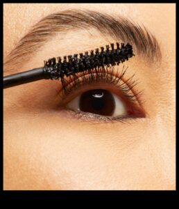 מסקרה לסוגי ריסים שונים: טיפים לריסים ישרים, קצרים או דלילים