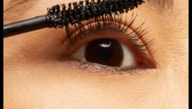 מסקרה לסוגי ריסים שונים: טיפים לריסים ישרים, קצרים או דלילים