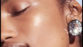 קבל את Glow The Highlighters הטובים ביותר לעור שמנמן, יבש ומעורב 5 מדגיש לסוגי עור שונים: טיפים לעור שמן, יבש או משולב