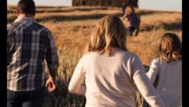 בני משפחה פורחים המטפחים בני משפחה בין הנחה לילד לכל הזמנים 5 קשרים פורחים: טיפוח קשרים בין הורה לילד