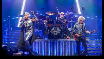 רפסודיה מתגלגלת: הרמוניזציה עם סיורי אוטובוס עירוניים